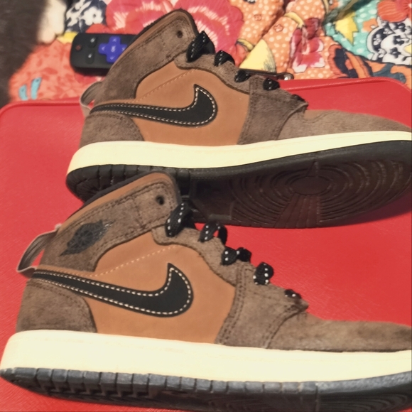Jordan 1 Mid SE Dark Chocolate - Picture 5 of 10